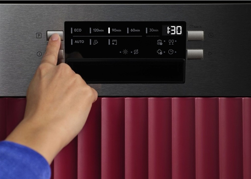 Ovládací panel TimeSelect umývačky AEG.