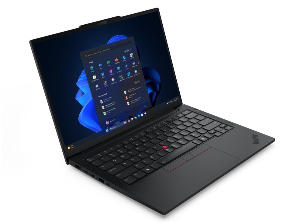 Notebook Lenovo ThinkPad E14 Gen 7 čierny Otvorený a zapnutý notebook Lenovo ThinkPad E14 Gen 7 otočený doprava