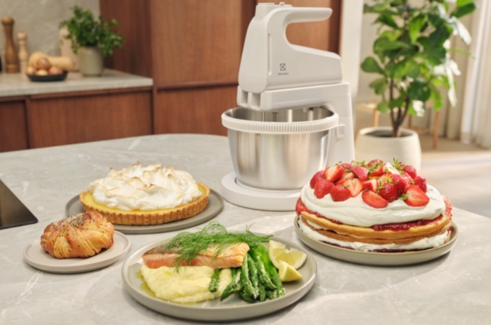 Ručný šľahač s misou Electrolux 500 Mattino 2.0 ESM4W biely Electrolux ESM4W
