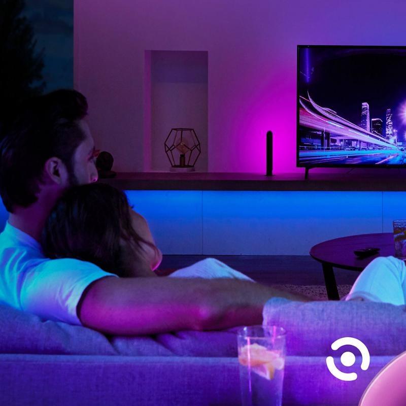 LED pásik Philips Hue LightStrip Plus, 2m, základna, White and Color Ambiance