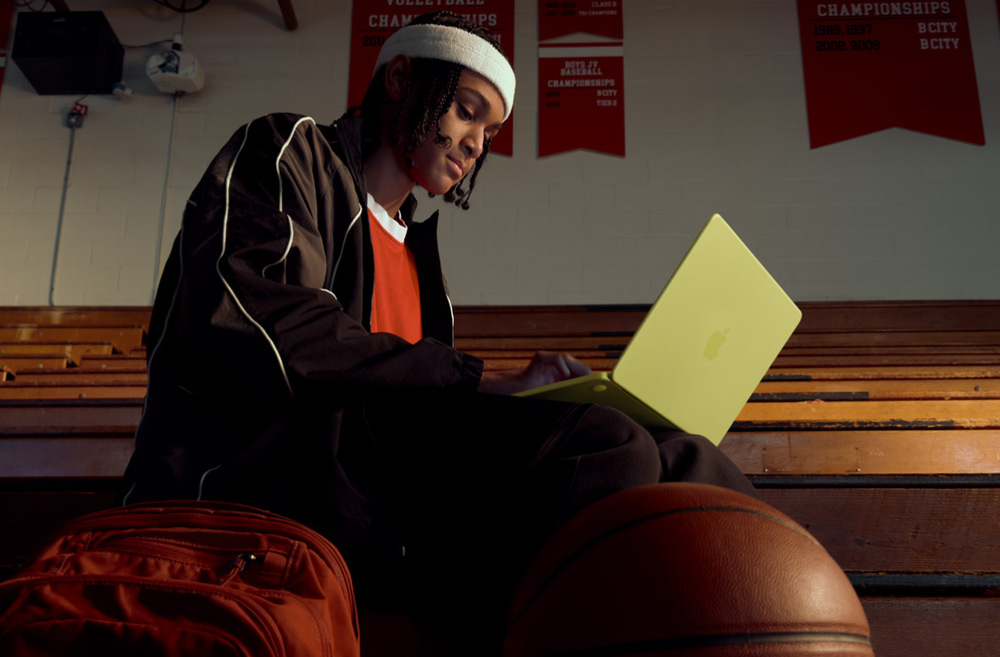 Apple MacBook Neo na nabití zvládne pracovať až 16 hodín