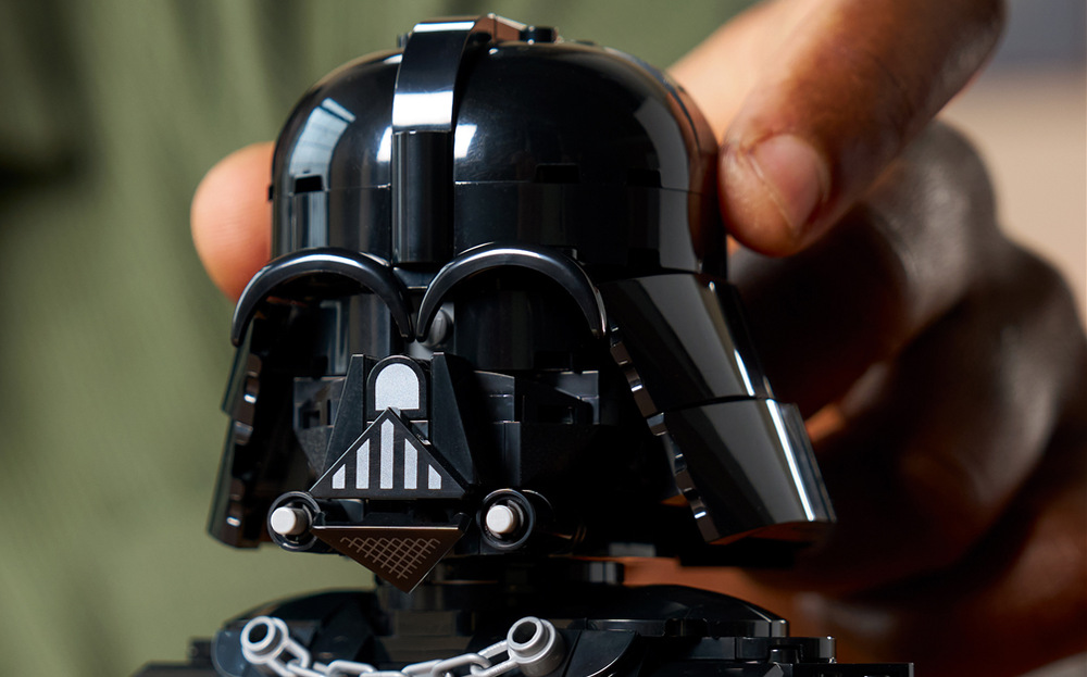 Stavebnica LEGO® Star Wars™ 75439 Busta Darth Vadera Busta Darth Vadera rozšíri zbierku LEGO Star Wars a vďaka výraznému prevedeniu zaujme na polici aj vo vitríne.