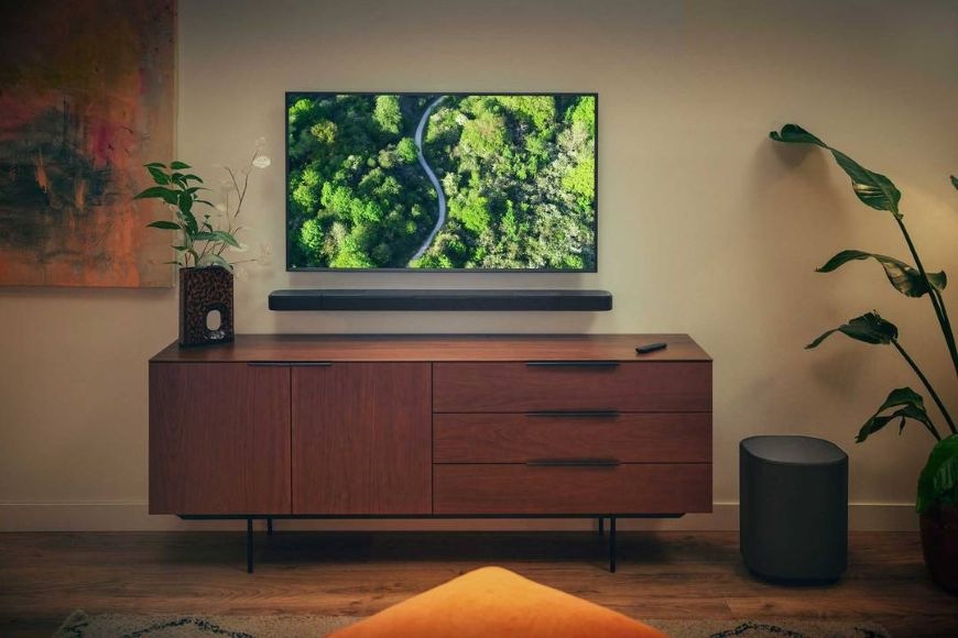 Sústava JBL BAR 1000 MK2 v obývačke