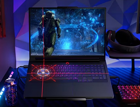 Lenovo Legion Pro 7 16IAX10H nadchne klávesnicou Legion TrueStrike