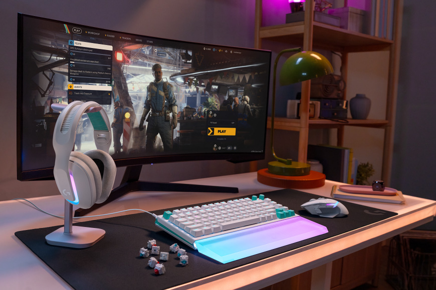 Klávesnica Logitech G512 X 75, US INTL layout, Tactile čierna Herná zostava s klávesnicou Logitech G512 X 75, myšou a headsetom na pracovnom stole
