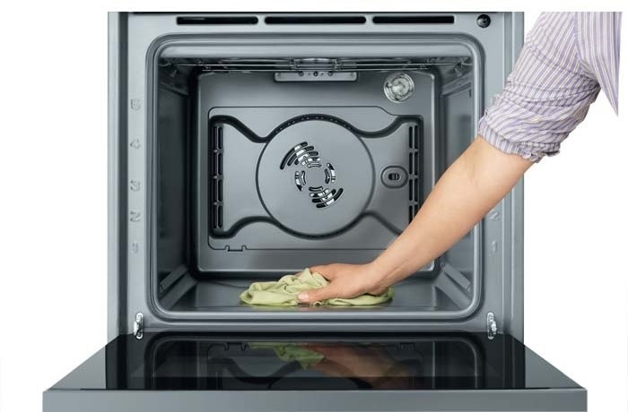 Rúra Whirlpool New Actual OMR55CU1B čierna Teplovzdušná vstavaná rúra Whirlpool OMR55CU1B, čierna, katalytický samočistiaci systém
