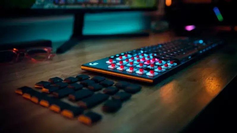 Klávesnica Logitech G915 X Wired, US layout čierna Klávesnica Logitech G915 X Wired, US layout čierna