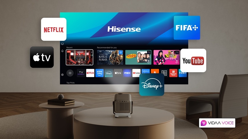 Laser TV Hisense M2SE PRO premieta domovskú obrazovku hisense na stenu, okolo sú ikony rôznych aplikácií, ktoré môžete získať