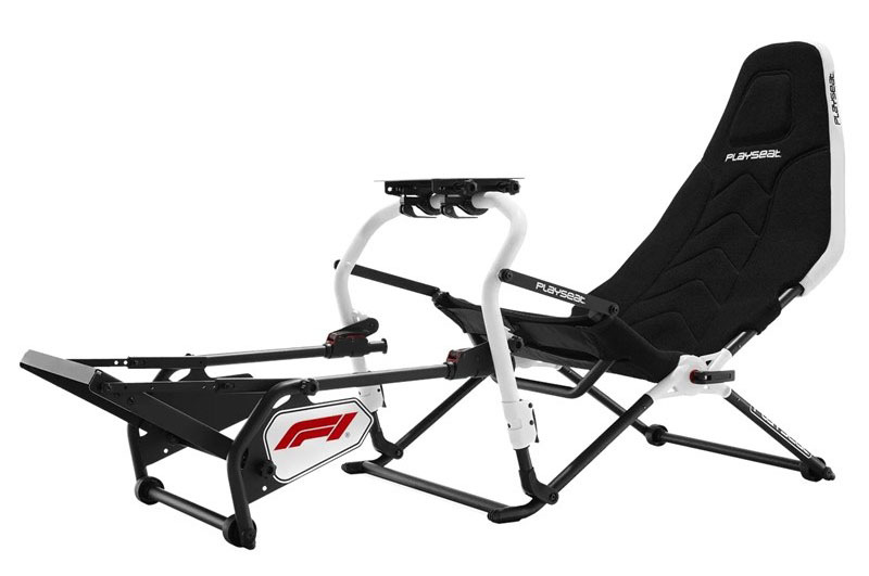 Pretekársky kokpit Playseat Challenge DD - F1 Edition v čierno-bielom farebnom prevedení.