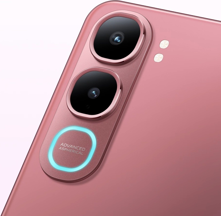 Detail fotoaparátov na zadnej strane mobilo Vivo Y21d