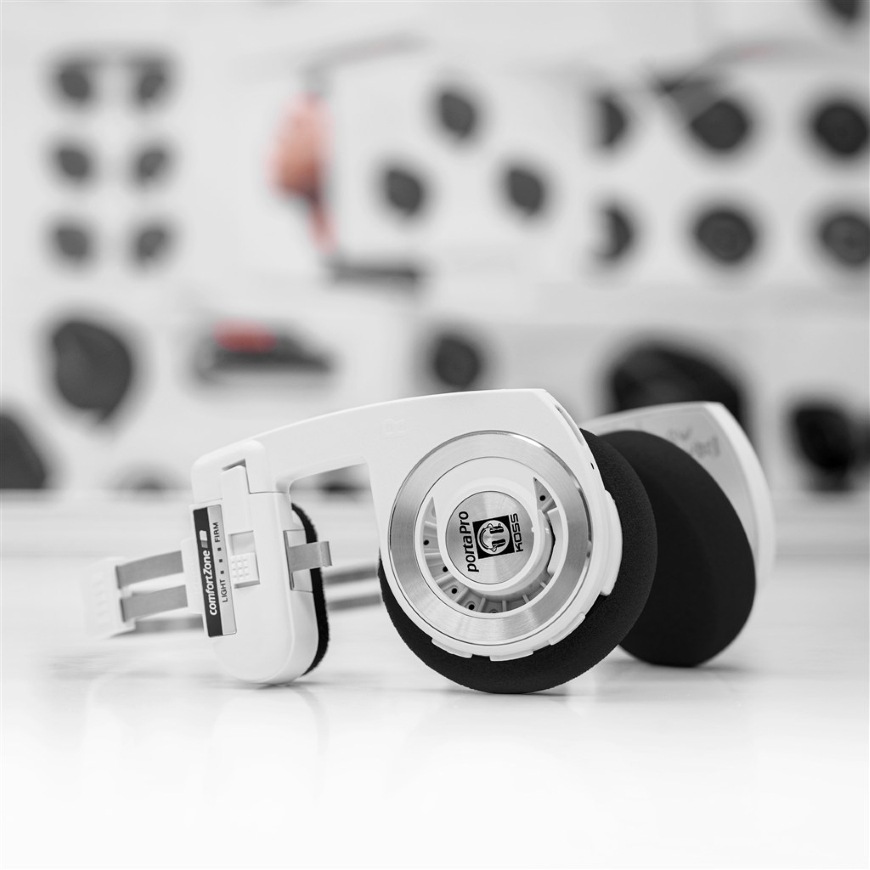 Bočný detail slúchadiel Koss Porta Pro Wireless 2.0″ width=