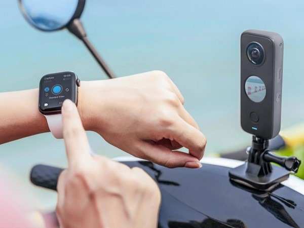 Outdoorová kamera Insta360 ONE X2 čierna/sivá Outdoorová kamera Insta360 ONE X2 čierna/sivá
