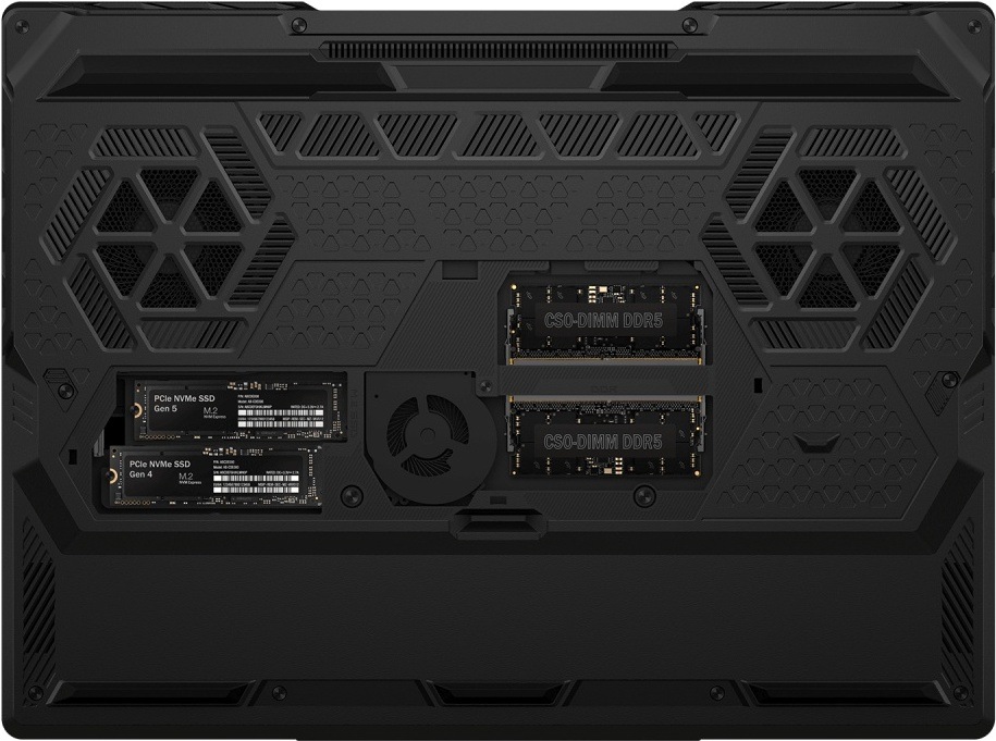 Notebook MSI Raider 16 Max HX B2WI-268CZ čierny Spodná strana notebooku MSI Raider 16 Max HX B2W s odkrytými slotmi pre pamäte DDR5, dvoma SSD M.2 a efektívnym chladiacim systémom