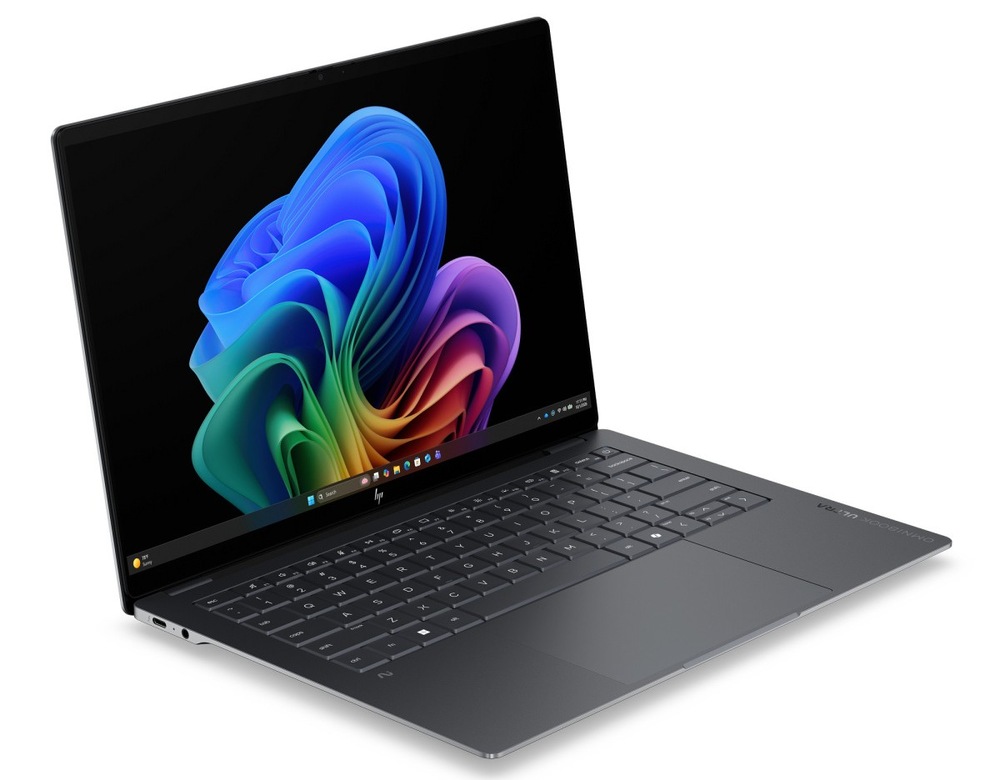 Notebook HP OmniBook Ultra AI 14-kd0071ncx + Game Pass predplatné na 2 mesiace sivý Notebook HP OmniBook Ultra AI 14-kd0071ncxzapnutý a otočený doprava