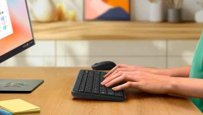 Klávesnica s myšou Logitech MK250 US layout grafitová farba Klávesnica s myšou Logitech MK250 US, 2.4GHz/BT - grafitová