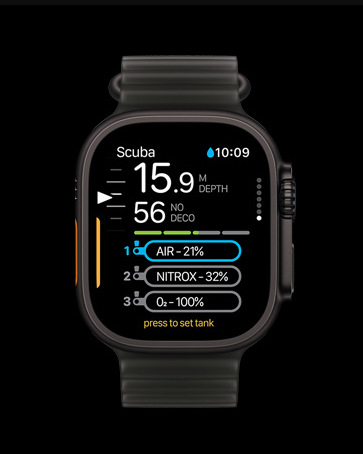 Inteligentné hodinky Apple Watch Ultra 4 GPS + Cellular 49 mm prírodný titán, púštny alpský ťah - S Apple Watch Ultra 4 ocenia aj skúsení potápači