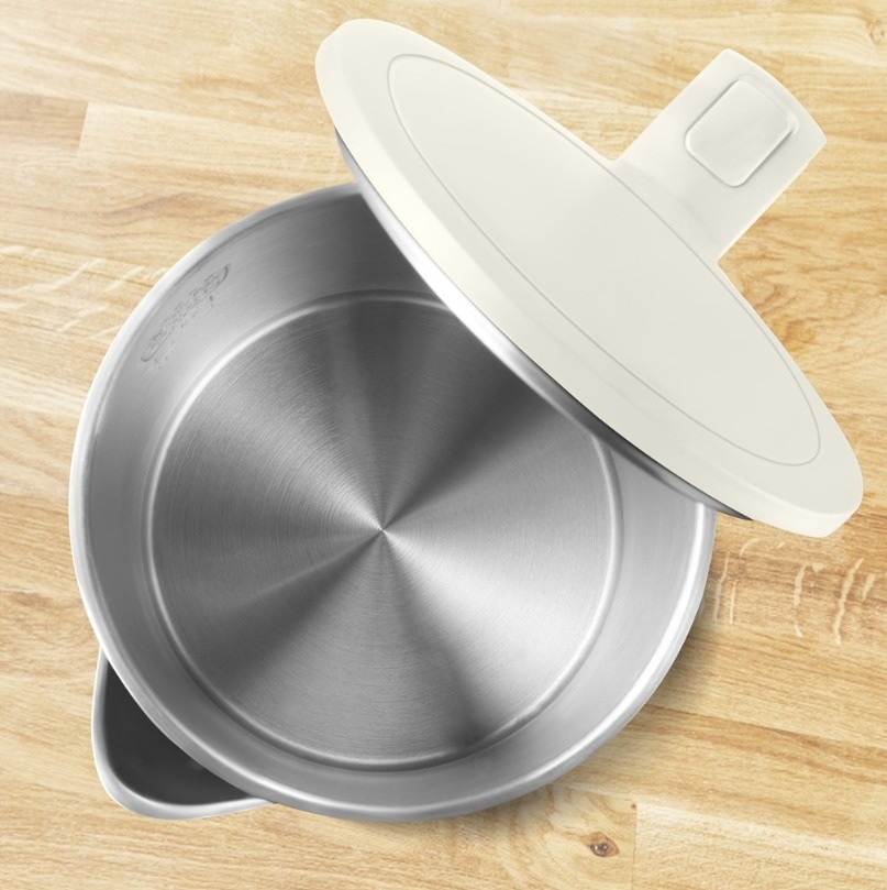 Rýchlovarná kanvica Tefal KO140AE0 Thermo Protect krémová Otvorená kanvica a pohľad na vnútornú nerezovú nádobu