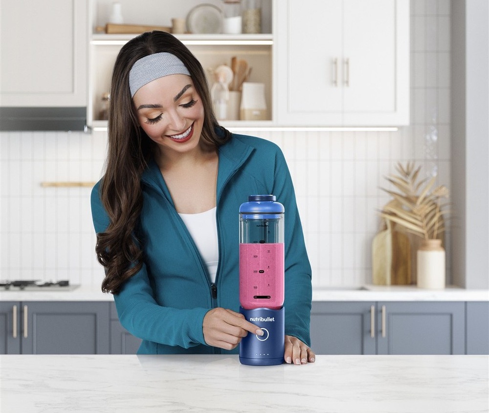 Stolný mixér Nutribullet Flex NBP013BL modrý Príprava smoothie pomocou stolného mixéra Nutribullet Flex NBP013BL