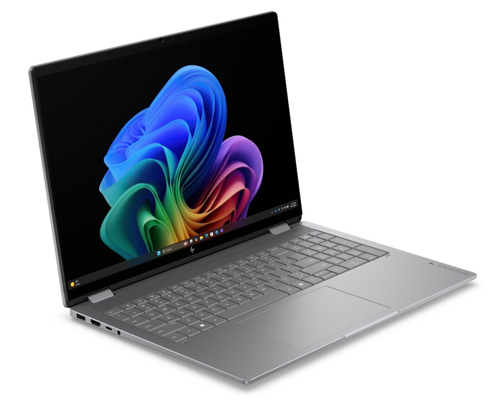 Notebook HP OmniBook X Flip AI 16-cc0001ncx + Game Pass predplatné na 2 mesiace strieborný Otvorený a zapnutý notebook HP OmniBook X Flip AI otočený doprava