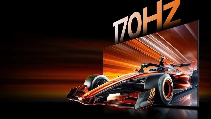 Televízor Hisense 65UR9S formula vychádza z televízneho obrazu, hore je nápis 170 hz