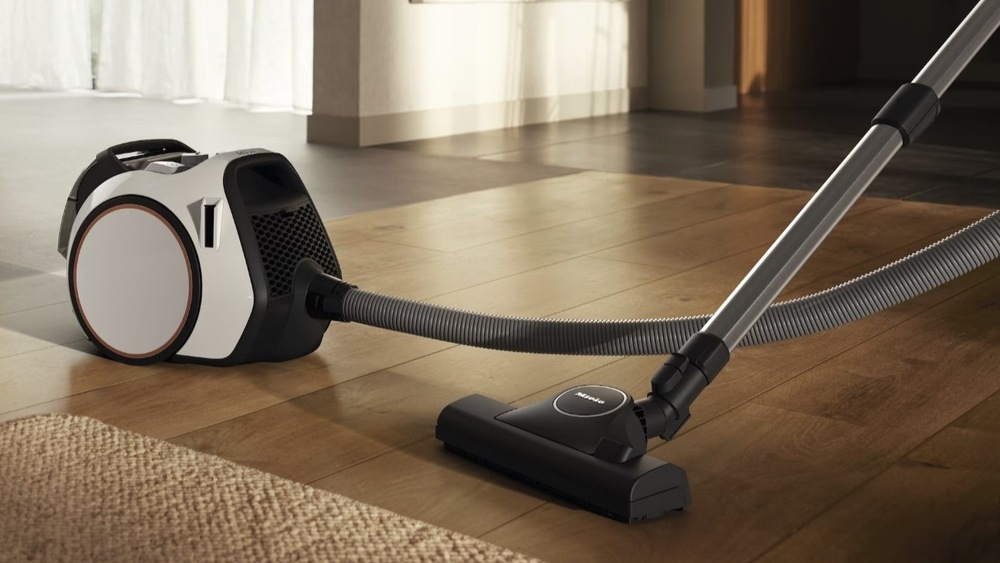 Podlahový vysávač Miele Boost CX1 Parquet PowerLine biely Podlahový vysávač Miele Boost CX1 Parquet PowerLine biely