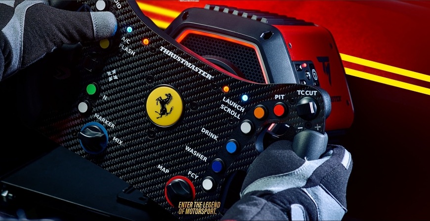 Volant Thrustmaster T818 Ferrari 488 GT3 Simulator čierny Detail čela volantu s ovládacími prvkami
