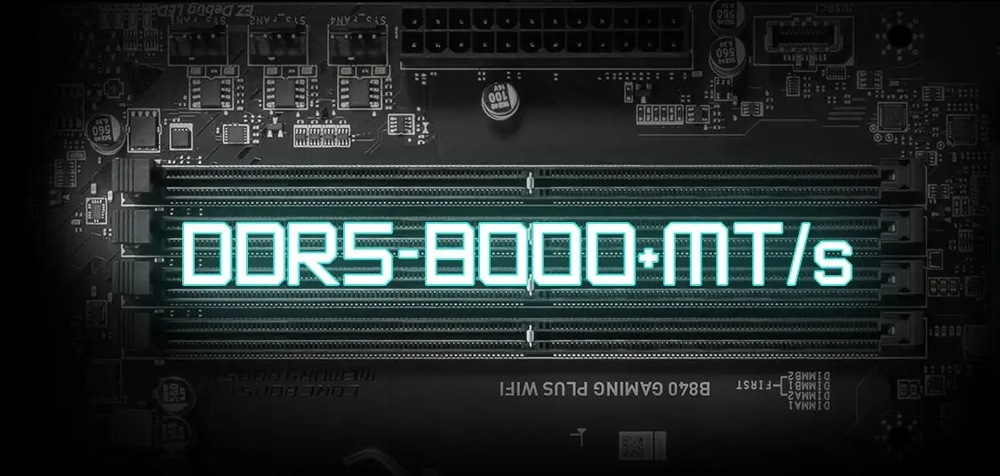 Základná doska MSI B840 GAMING PLUS WIFI Detail základnej dosky počítača s dvoma slotmi pre pamäť RAM. Text „DDR5-8000+ MT/s“ jasne svieti neónovo modro.