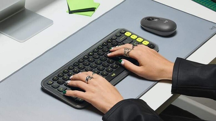 Klávesnica Logitech POP ICON, US layout fialová LOG920013074_02