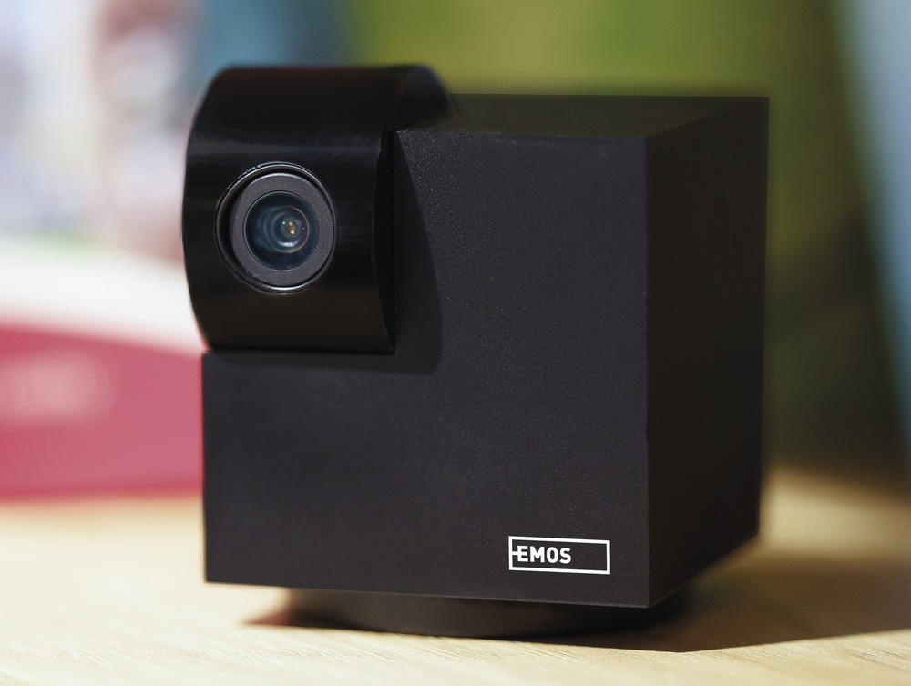IP kamera EMOS GoSmart IP-110 CUBE, Wi-Fi čierna