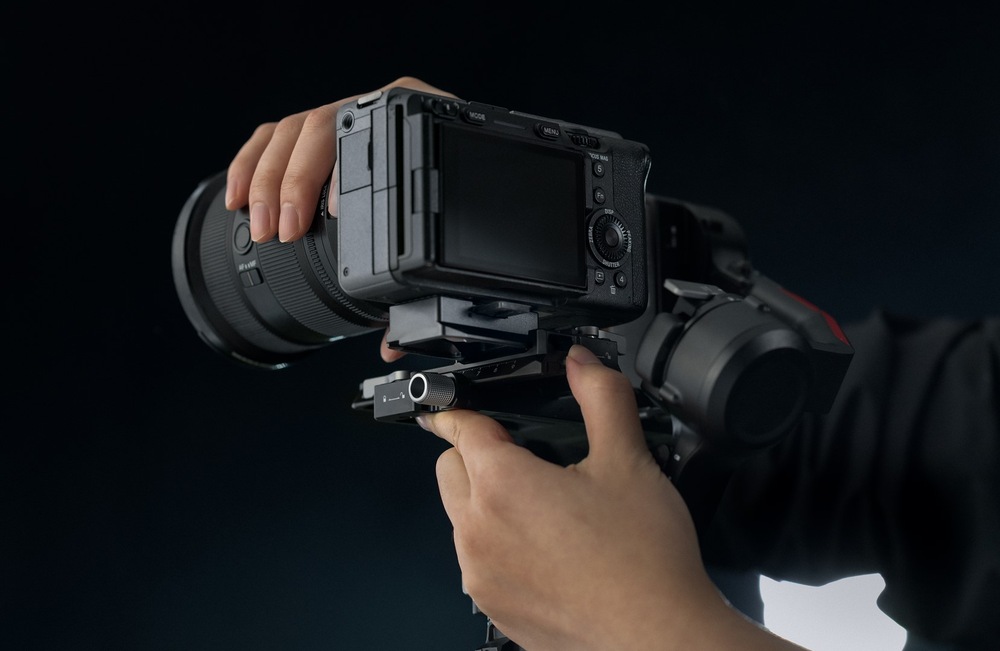 Stabilizátor DJI RS 4 Combo čierny Stabilizátor DJI RS 4 Combo čierny