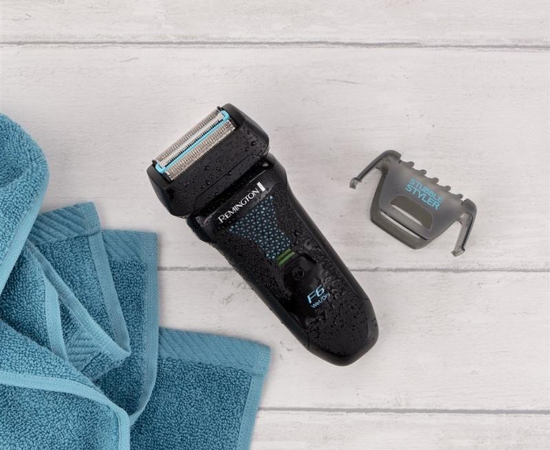 Holiaci strojček Remington F6000 F6 Style Series Aqua Foil Shaver čierny/modrý