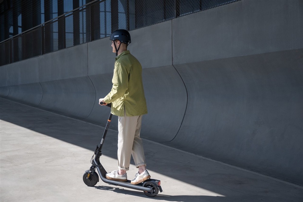 Elektrická kolobežka Segway E2 EII antracitová farba „“