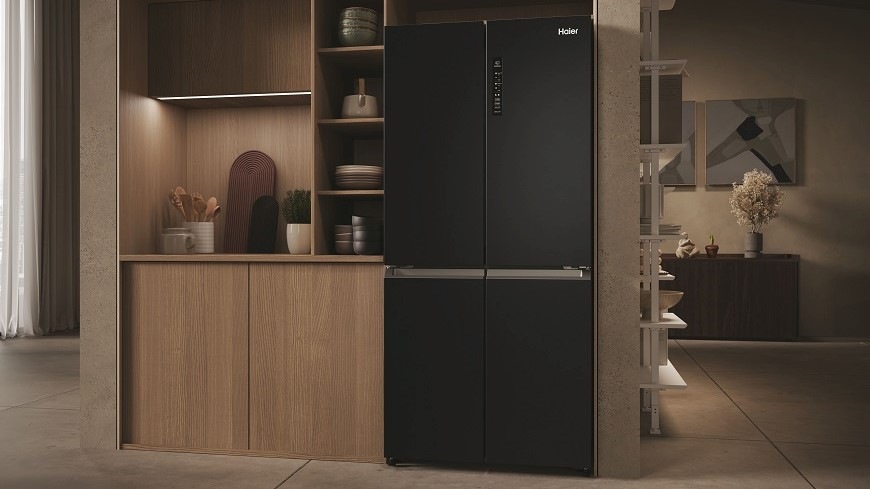 Americká chladnička Haier HCR3818ENPT čierna Americká chladnička Haier HCR3818ENPT čierna