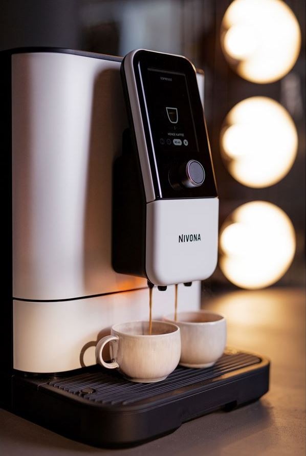 Automatický kávovar Nivona NIVO 8112 Hot-Cold Coffee biely Automatický kávovar Nivona NIVO 8112 Hot-Cold Coffee lifestylové foto