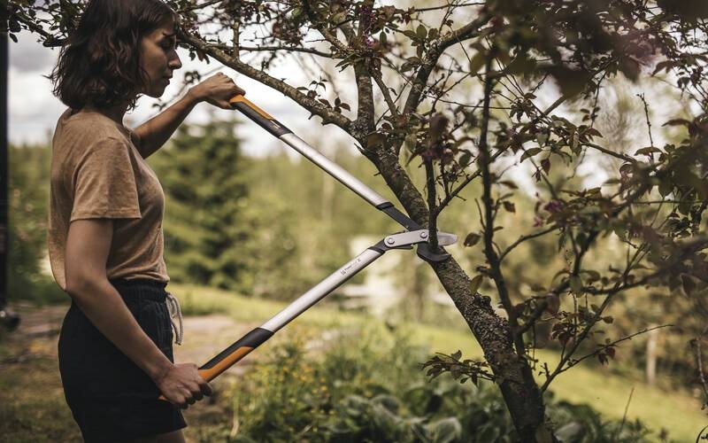Nožnice na konáre Fiskars PowerGearX A000016630 dvojčepeľové (L) LX98