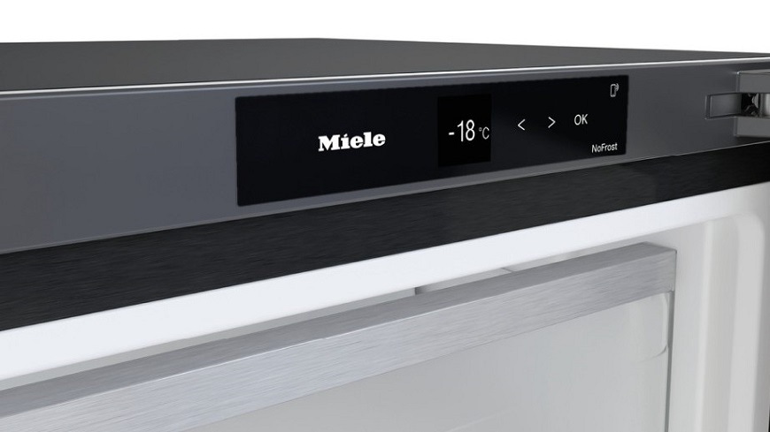 Mraznička Miele FNS 4782 E čierna