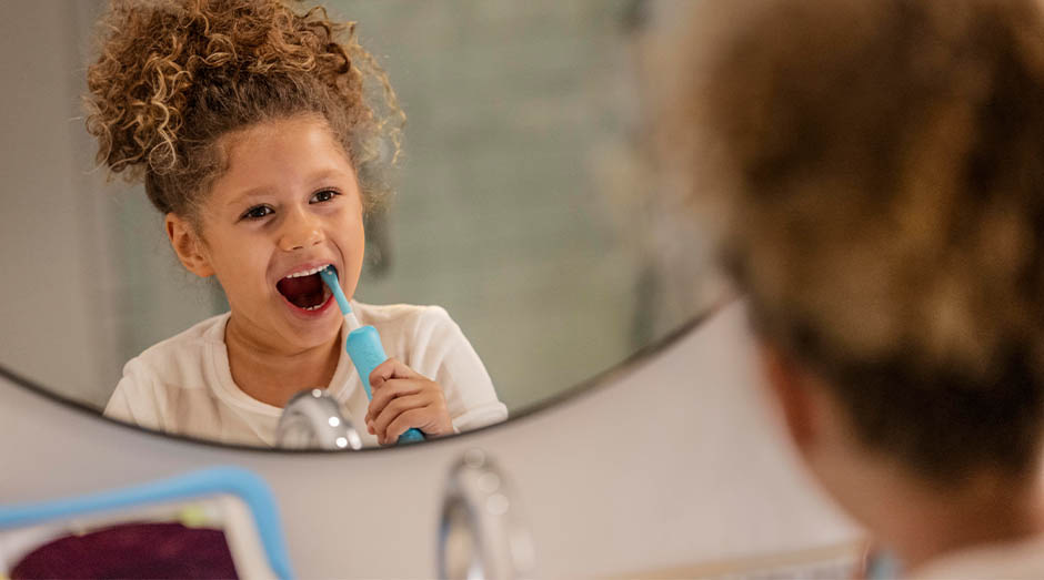 Zubná kefka Philips Sonicare For Kids HX6322/04 biela/zelená Philips HX6322/04 Sonicare For Kids