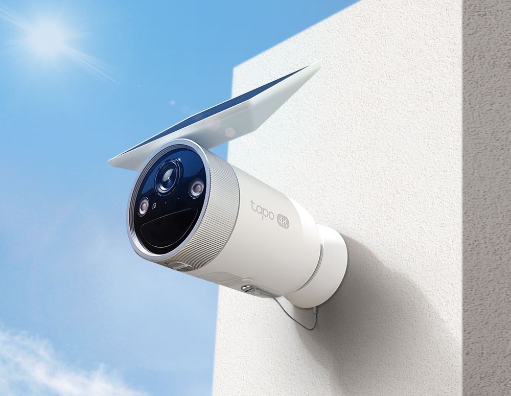 IP kamera TP-Link Tapo C465 4K Solar je vybavená magnetickou základňou proti odcudzeniu