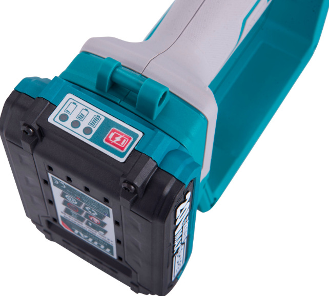 Píla reťazová Total tools TGSLI2058 (bez baterie) Detail batériového slotu a LED indikácia aku píly Total Tools TGSLI2058 20 V Share