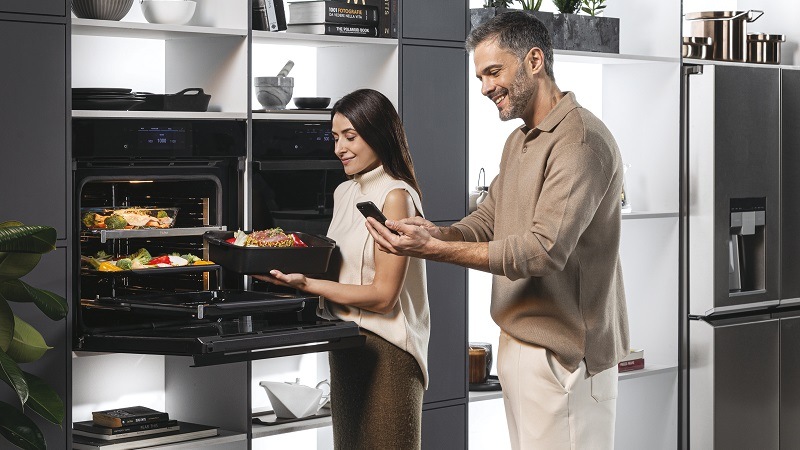 Rúra Haier Series 6 H6 ID68M5YTB čierna