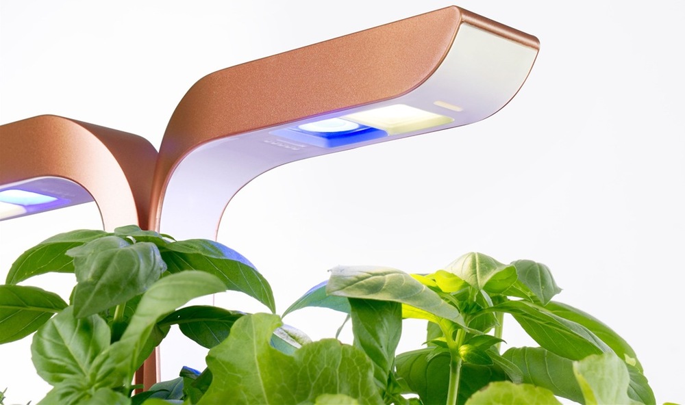 Chytrý kvetináč Véritable SMART s ukážkou LED osvetlenia