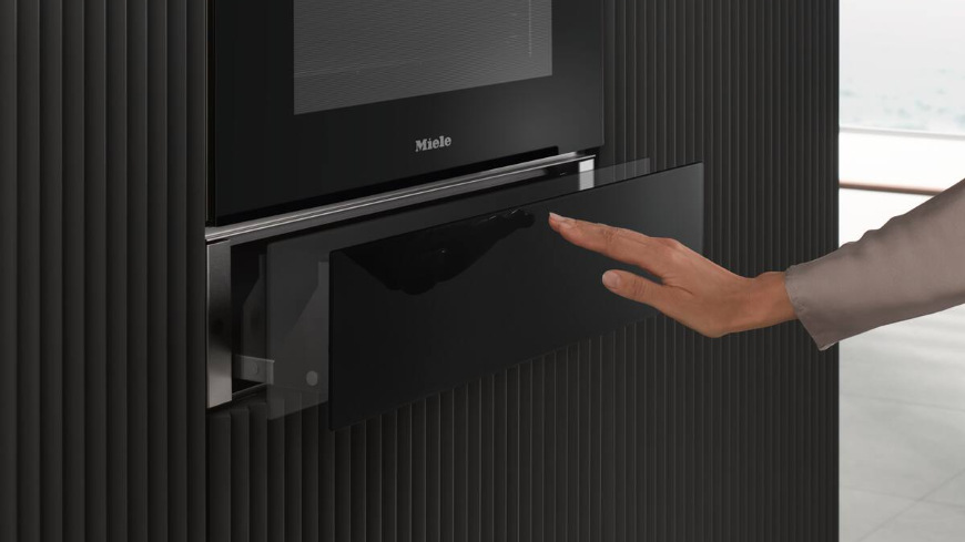 Vlažná čelná stena, zatváranie ohrevnej zásuvky Miele ESW 7030″ width=