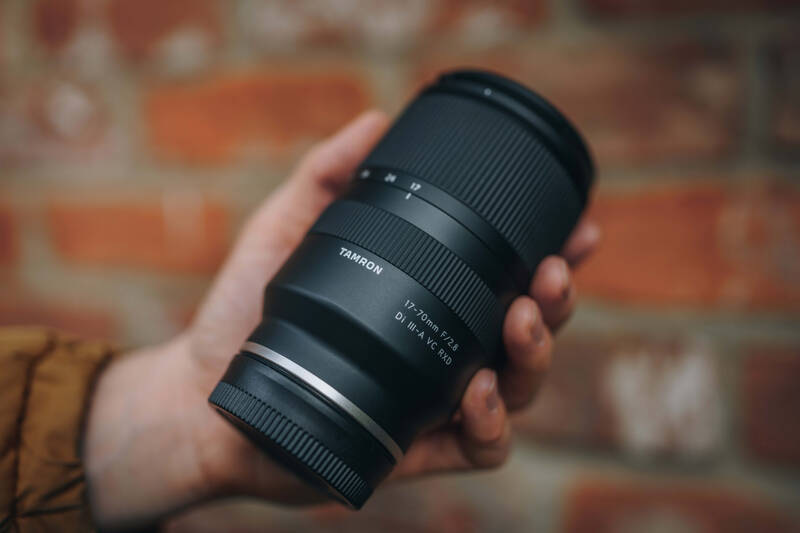 Objektív Tamron 17-70 mm F/2.8 Di III-A VC RXD (Fujifilm X) čierny Objektív Tamron 17-70 mm F/2.8 Di III-A VC RXD (Fujifilm X) čierny