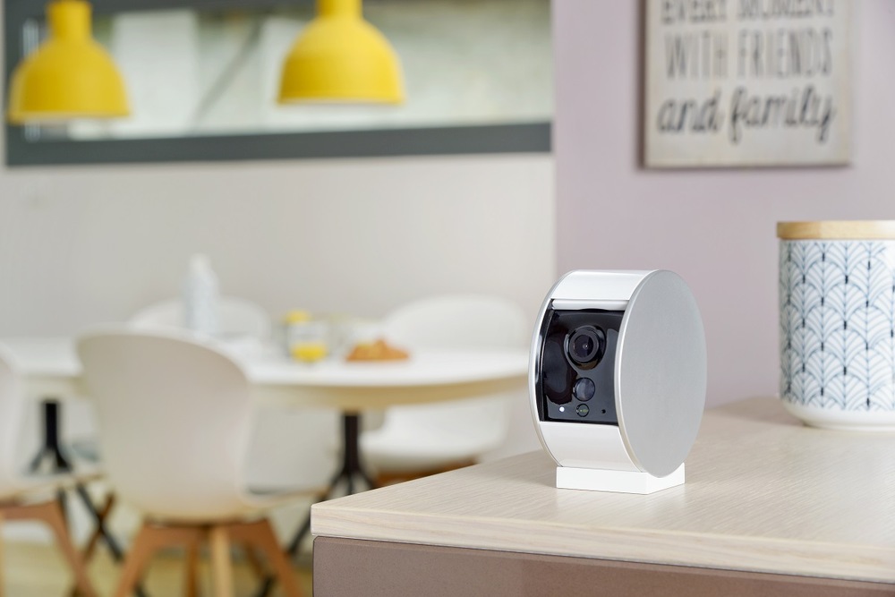 Zabezpečovacia kamera Somfy interiérová biela Zabezpečovacia kamera Somfy interiérová biela