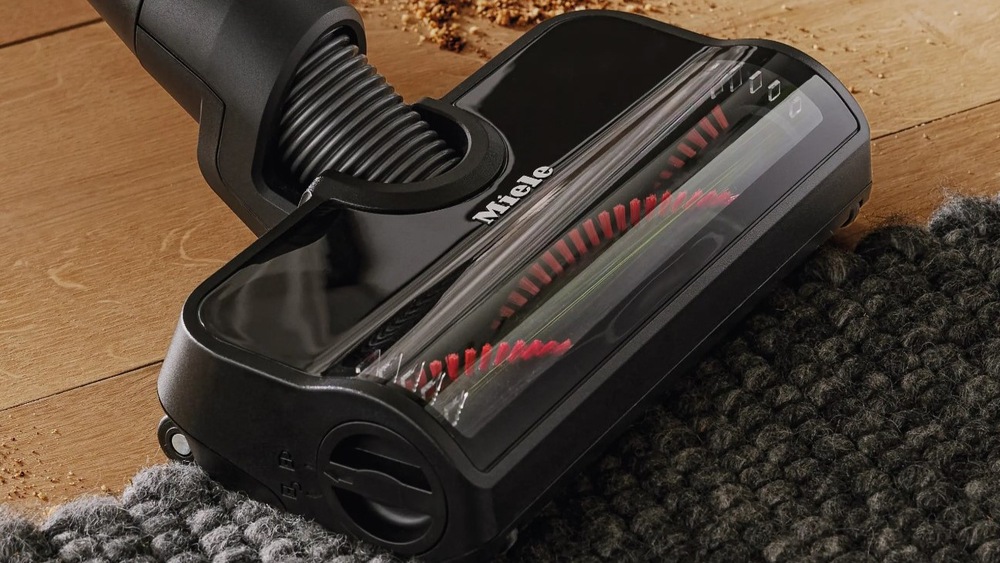 Tyčový vysávač Miele Duoflex HX1 Terra červená