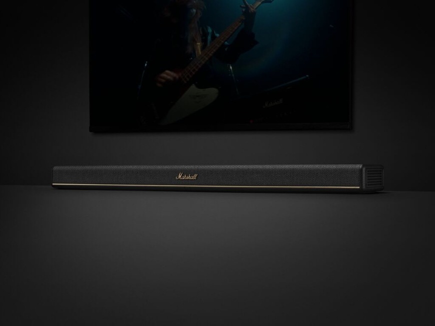 Zátišie s obrazovkou a soundbarom Marshall Heston 120″ width=