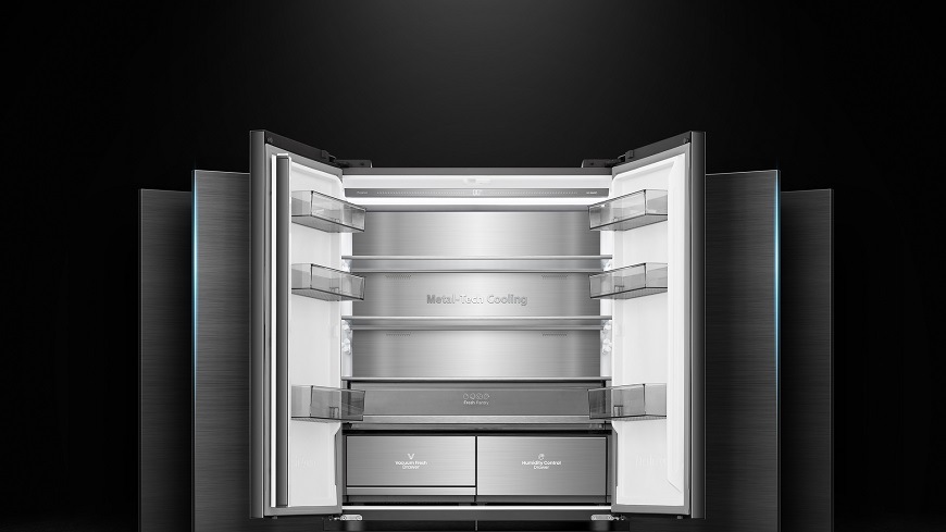 Americká chladnička Hisense RQ768N4GBE, čierna, metal cooling