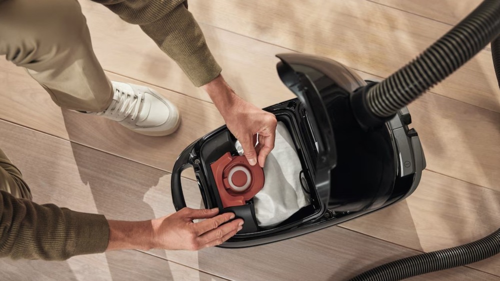 Podlahový vysávač Miele Guard M1 Parquet Flex biely