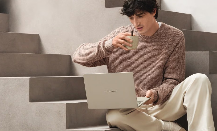 Asus Zenbook A14 dokáže na nabití pracovať až 33 hodín