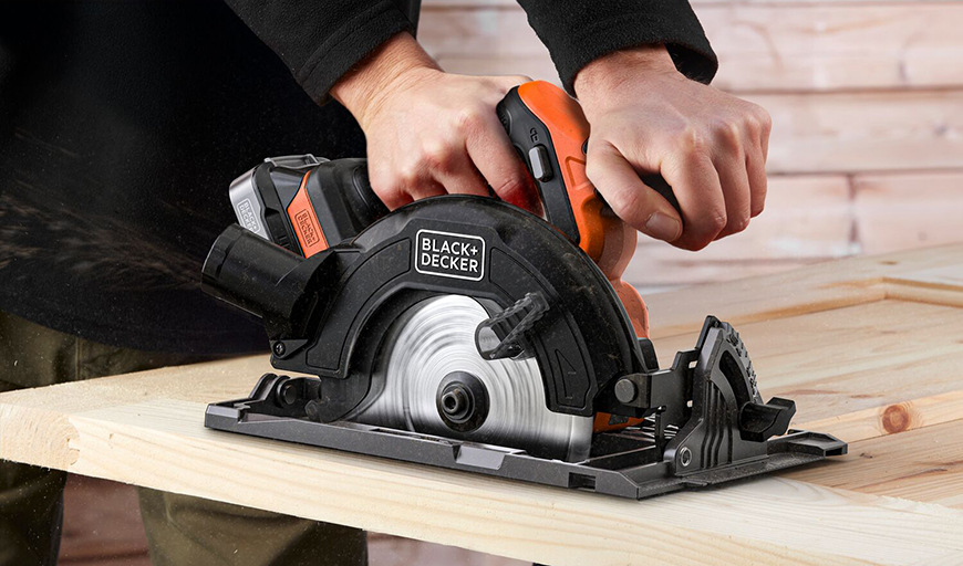 Okružná píla Black-Decker BLCCS78E1-QW (s baterií) Okružná píla Black-Decker BLCCS78E1-QW (s batériou)